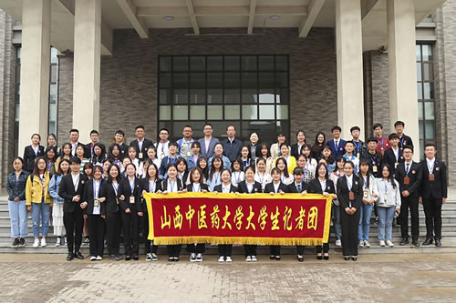 大学生记者团举行第十七届换届大会